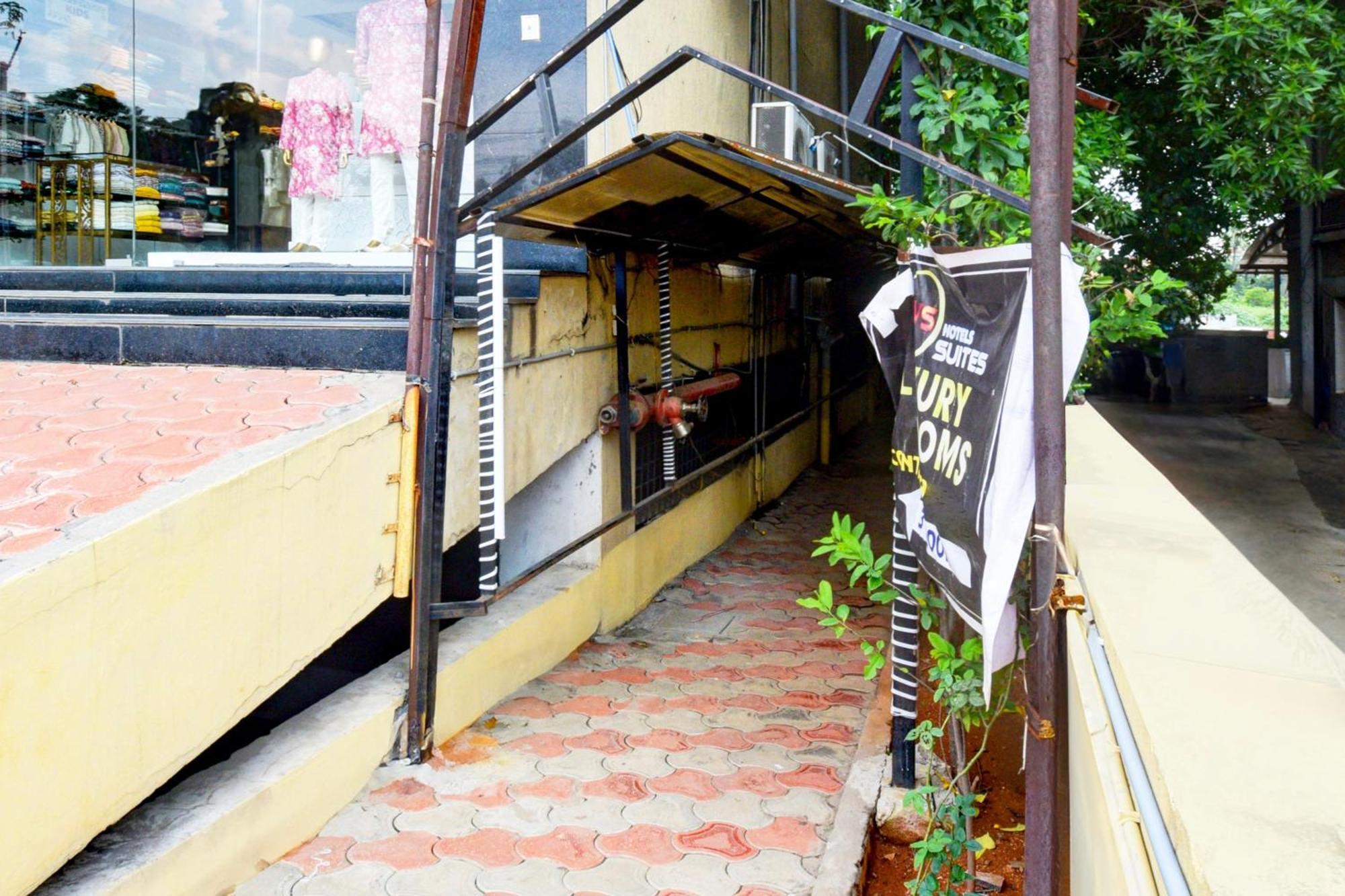 Hotel O Svs Suites Luxury Rooms Trimulgherry Exterior photo