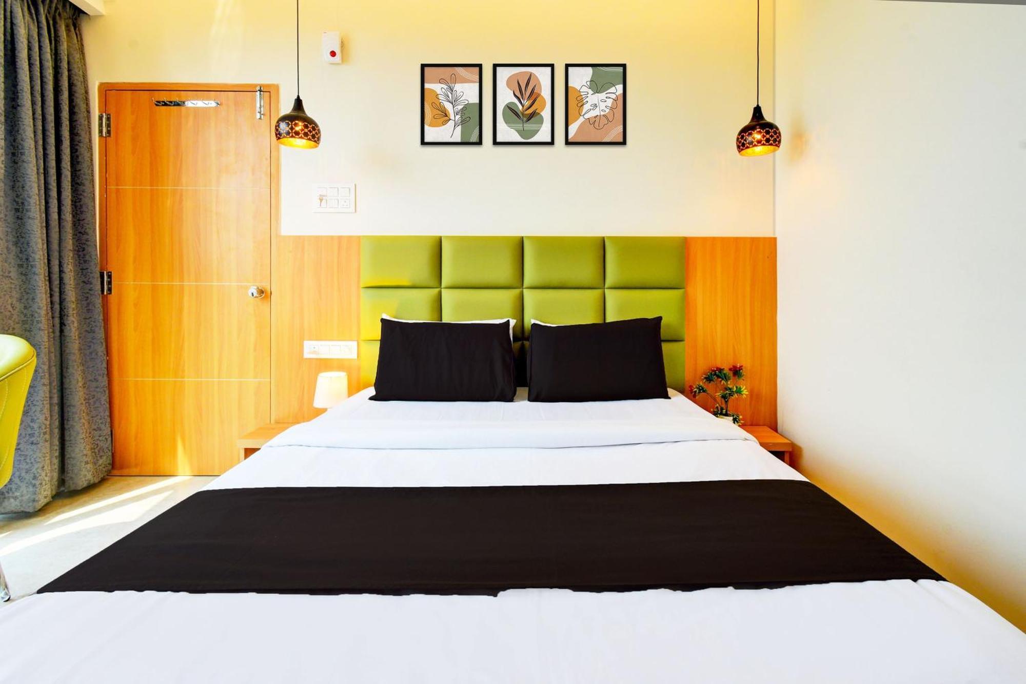 Hotel O Svs Suites Luxury Rooms Trimulgherry Exterior photo